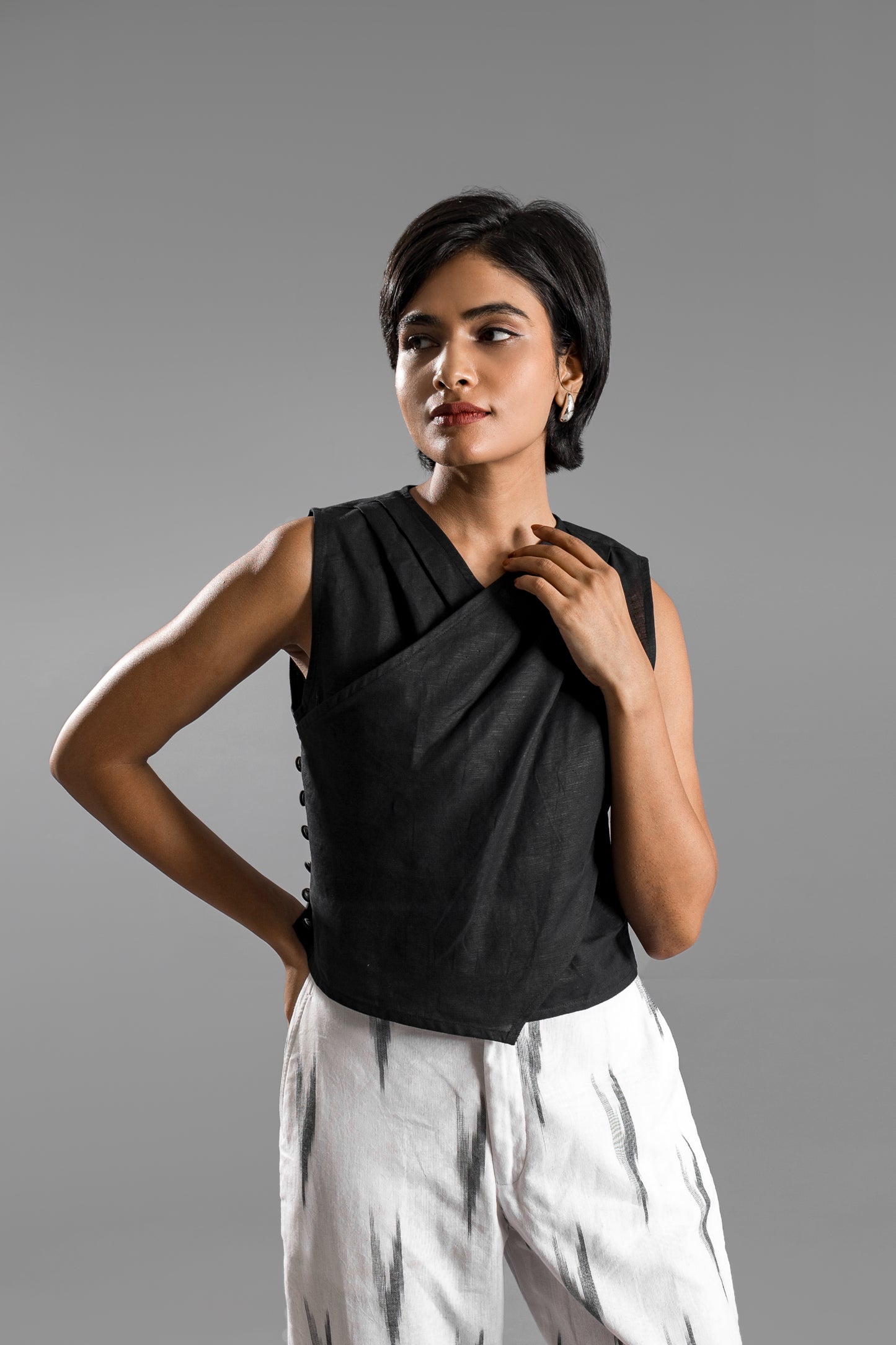 NAILA Top