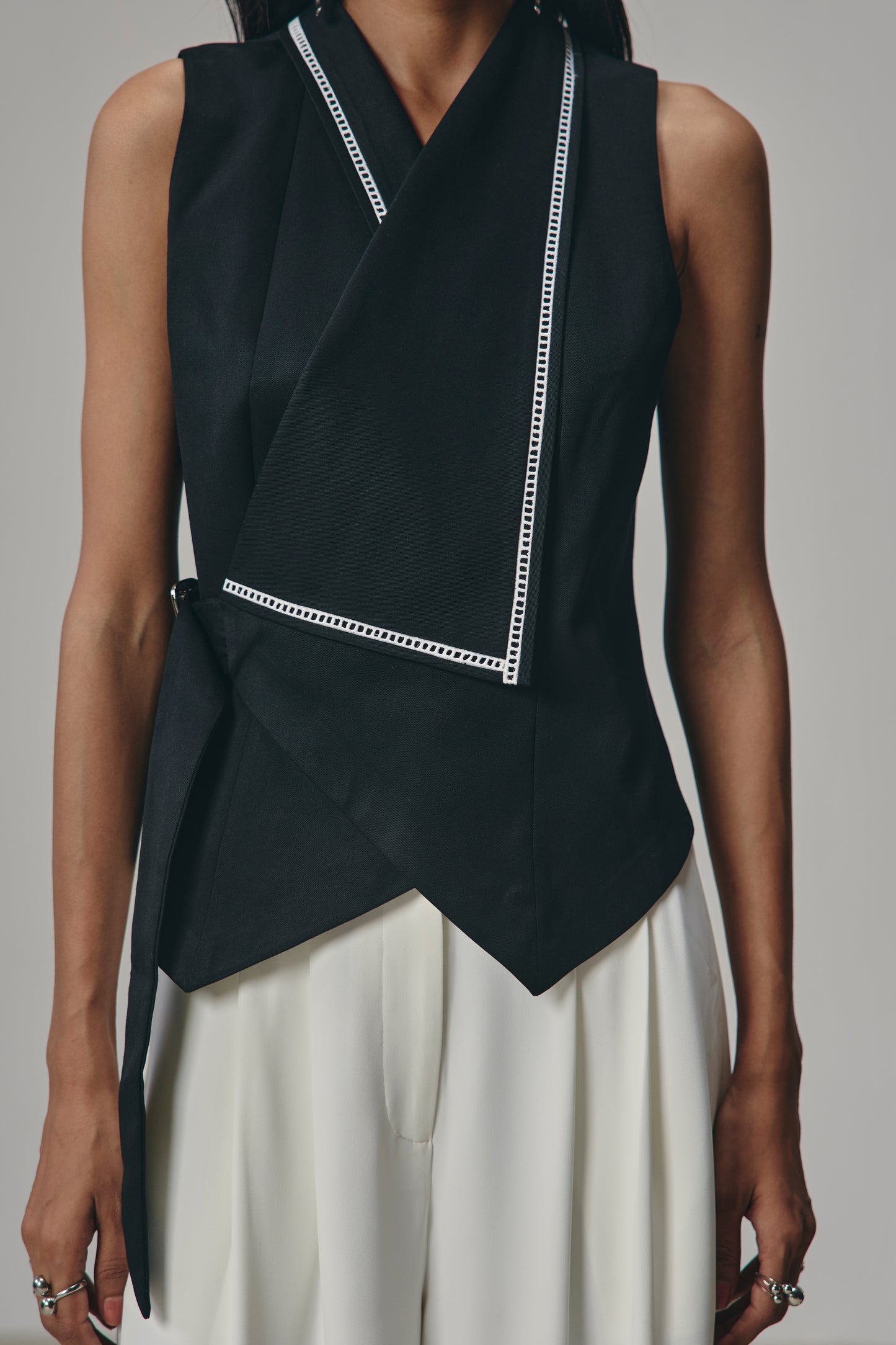 Lumi Waistcoat - Onyx